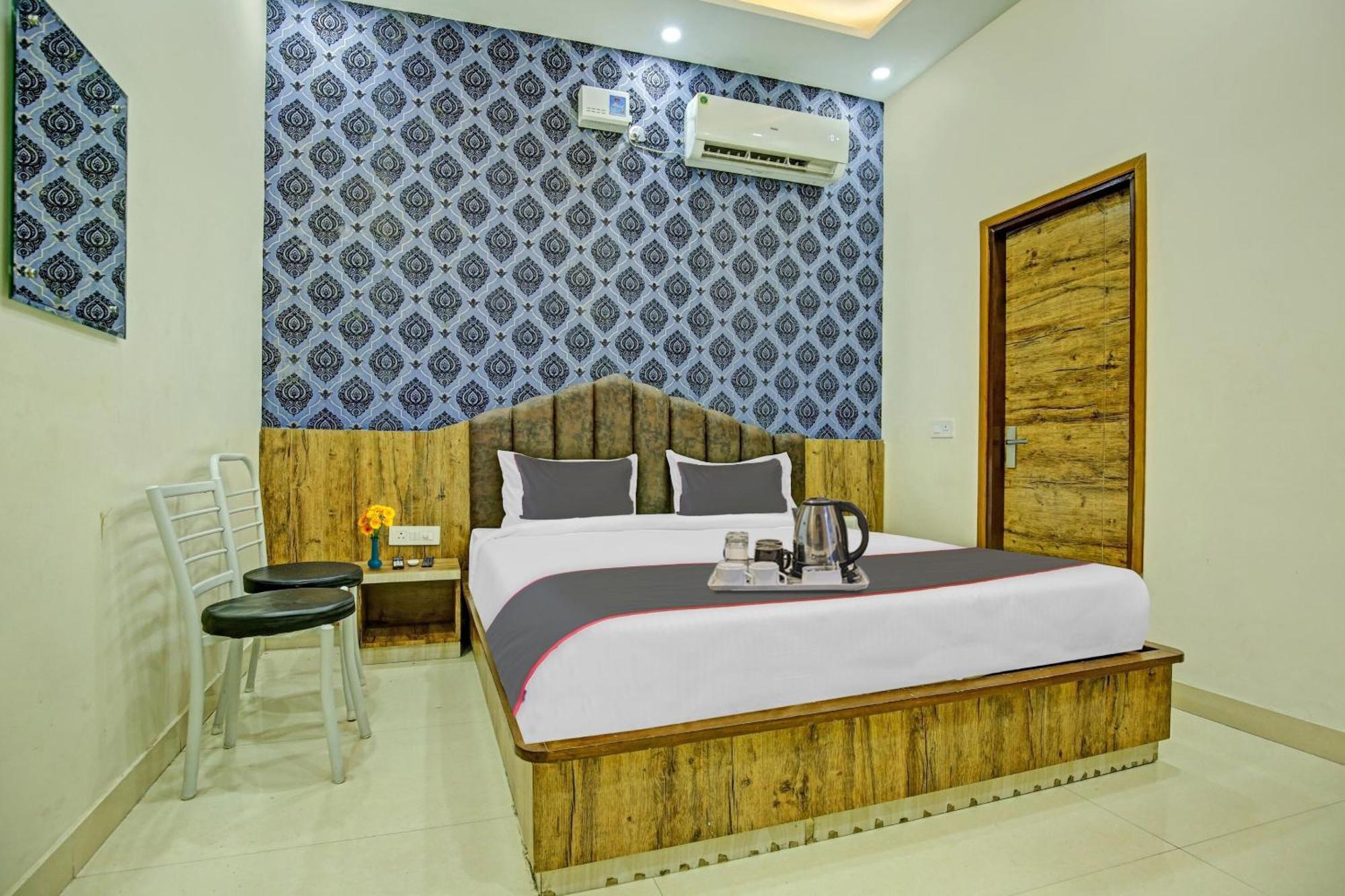 Collection O Rd Hotel Zirakpur Экстерьер фото