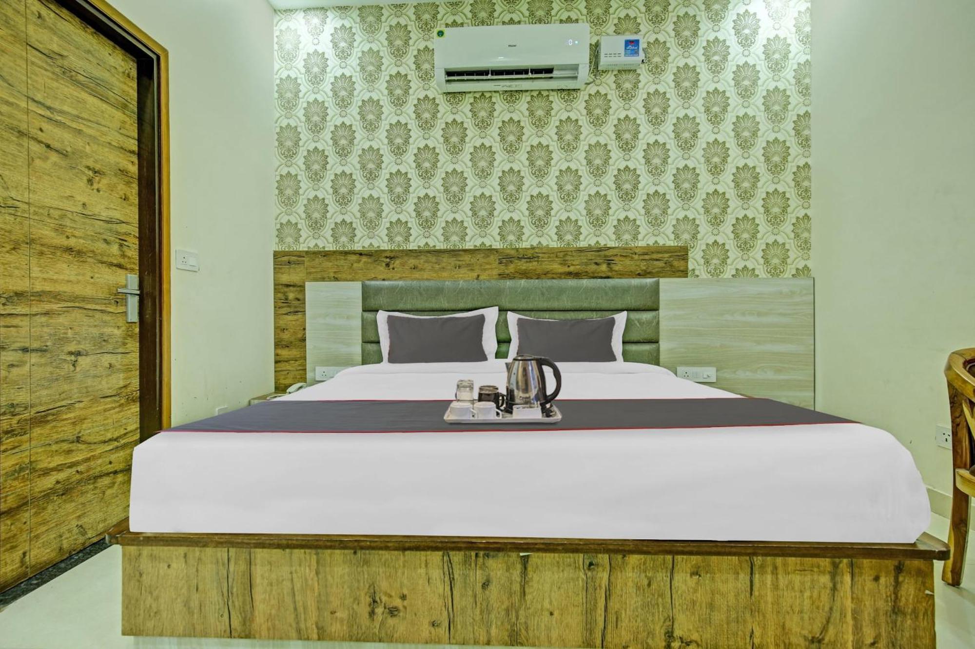Collection O Rd Hotel Zirakpur Экстерьер фото